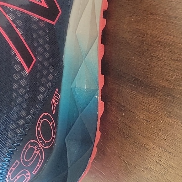 New Balance Women's Athletic  Running Shoe 690AT 11D wide - Picture 4 of 9